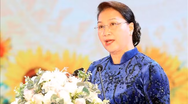 Председатель НС Нгуен Тхи Ким Нган выступает на церемонии празднования. Фото: VNA