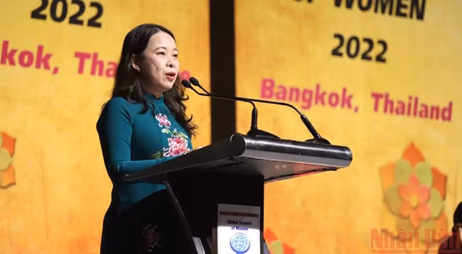 Вице-президент Вьетнама Во Тхи Ань Суан выступает на церемонии открытия. Фото: Нам Донг – Туан Ань