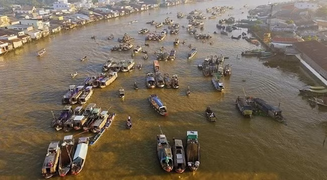 Плавучий рынок Кайранг в городе Кантхо. Фото: VNA