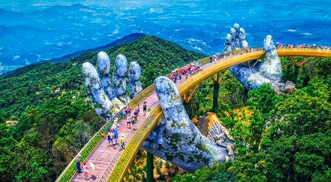 Золотой мост – одним из 28 самых красивых мостов в мире. Фото: banahills.sunworld.vn
