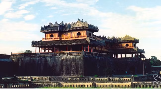 Комплекс памятников Хюэ - Всемирное культурное наследие