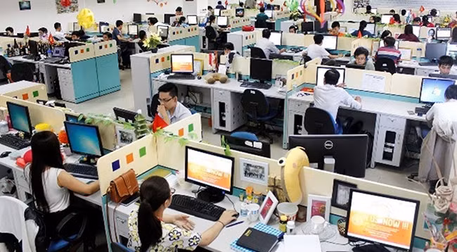 50 предприятий в этом списке имеют общий доход в размере 20.676 млрд донгов. Фото: VTV