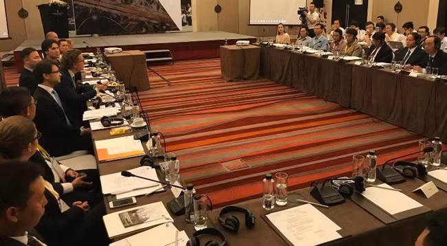 Общий вид круглого стола. Фото: Жай Тхань