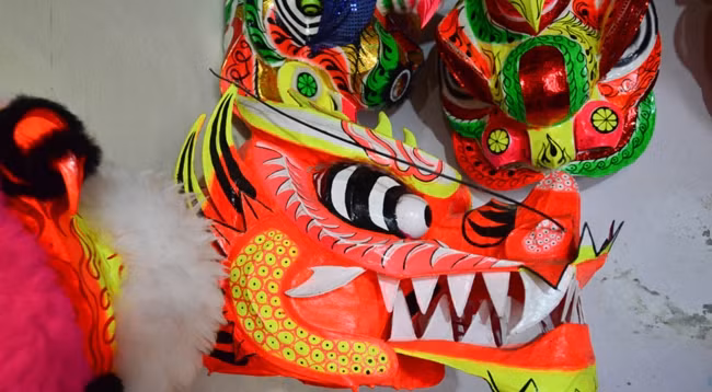 Чтобы создать красивую голову цилиня, каждый мастер вкладывает в свою работу всю душу. Фото: toquoc.vn 