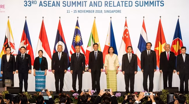 Церемония подписания соглашения состоялась на встрече совета Экономического сообщества АСЕАН в Сингапуре. Фото: thejakartapost.com