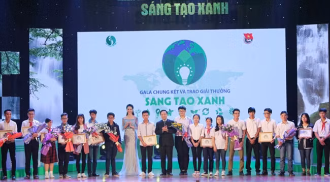Церемония награждения победителей премии «Зеленая креативность» 2016 года. Фото: baocongthuong.com.vn