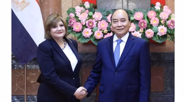 Президент Нгуен Суан Фук принимает Посла Египта во Вьетнаме. Фото: Посольство Епипта во Вьетнаме