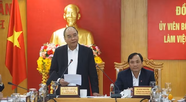 Президент Нгуен Суан Фук выступает с речью. Фото: Нго Туан