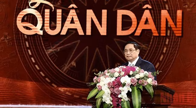 Премьер-министр Фам Минь Тьинь выступает на мероприятии. Фото: Чан Хай