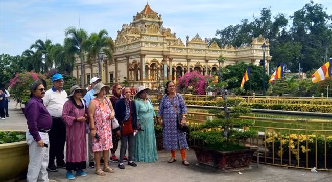 Индийские туристы на экскурсии по южным провинциям Вьетнама. Фото: vietnamtourism.gov.vn