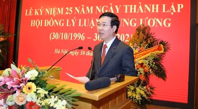 Товарищ Во Ван Тхыонг выступает на церемонии. Фото: VNA