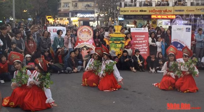 Художественный номер на мероприятии.