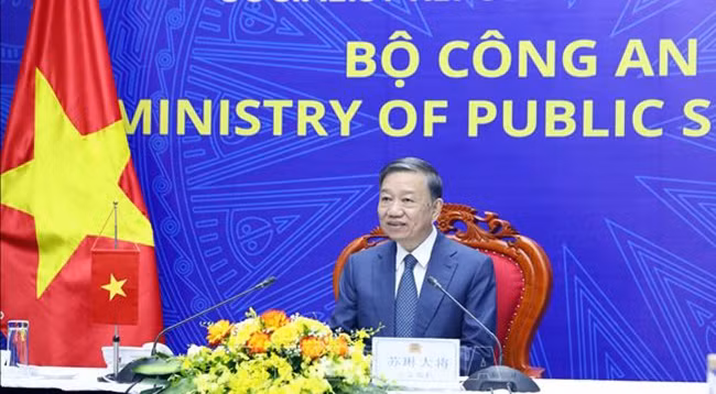 Министр общественной безопасности То Лам на переговорах. Фото: VNA