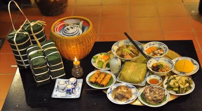 Праздничный стол вьетнамцев во время Тэта. Фото: vietnamnet.vn