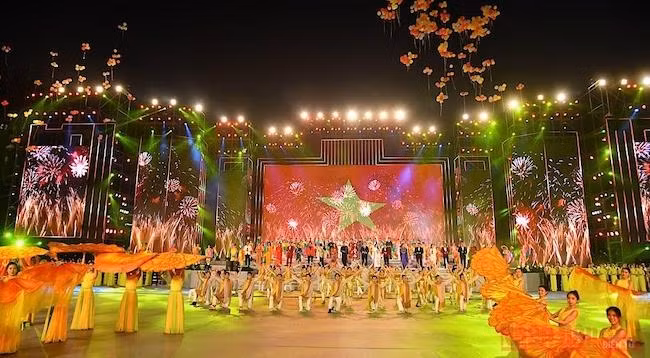  В программе приняли участие более 1700 артистов.