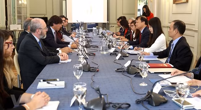 Общий вид пленарного заседания 6-й сессии комитета. Фото: vietnamplus.vn