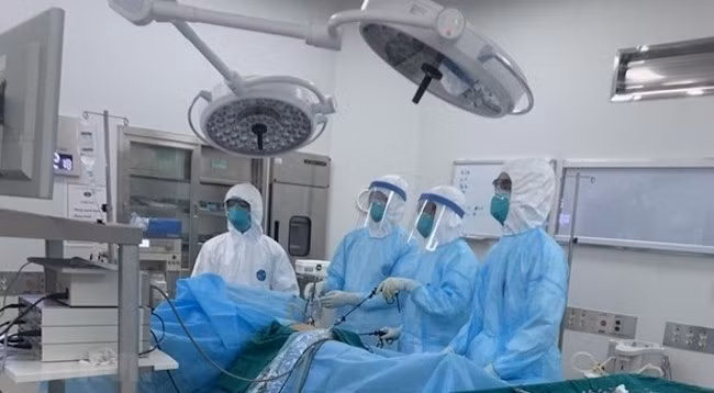 Зарубежные НПО подтвердили свою готовность оказывать Вьетнаму иностранную помощь не только во время эпидемии, но и после ее окончания. Фото: VNA