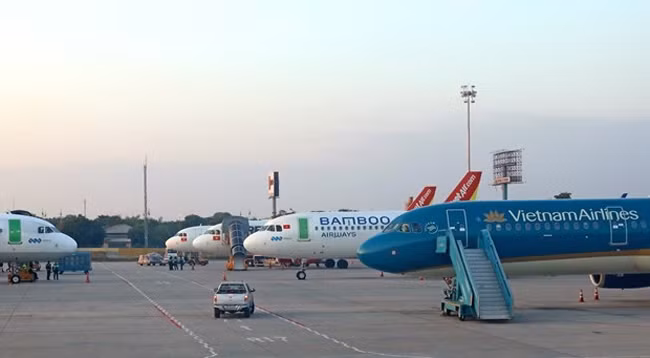 Самолеты вьетнамских авиакомпаний в аэропорту Нойбай. Фото: VNA