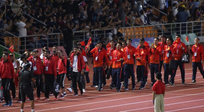 Спортивная сборная Вьетнама на церемонии закрытия SEA Games 30. Фото: news.zing.vn