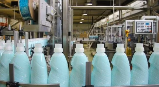 Завод будет иметь мощность в 50 000 тонн стиральных порошков и моющих средств в год. Фото: Prensa Latina