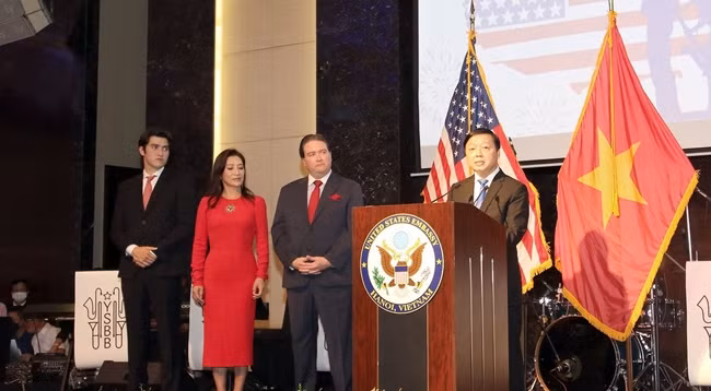 Министр природных ресурсов и охраны окружающей среды Чан Хонг Ха выступает на мероприятии. Фото: baochinhphu.vn