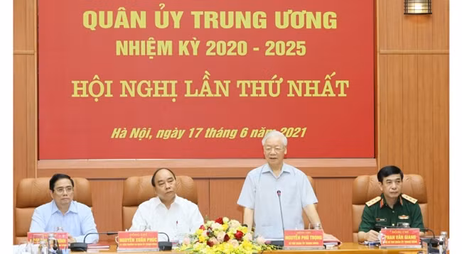 Генеральный секретарь ЦК КПВ Нгуен Фу Чонг выступает с речью. Фото: Бак Ван