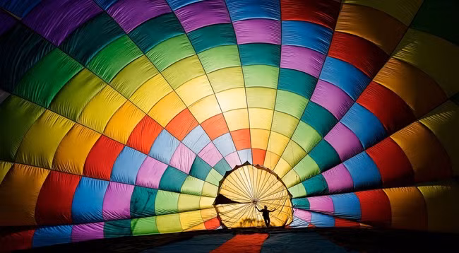 Снимок вьетнамского фотографа Чан Туан Вьета «Красочная работа». Фото: baohatinh.vn