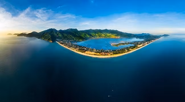 Бухта Лангко с высоты. Фото: news.zing.vn