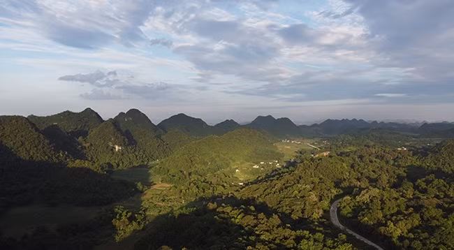 Национальный парк Кукфыонг расположен в самом сердце горного хребта Тамдиеп, примерно в 120 км от Ханоя. Фото: vietnamtourism.gov.vn