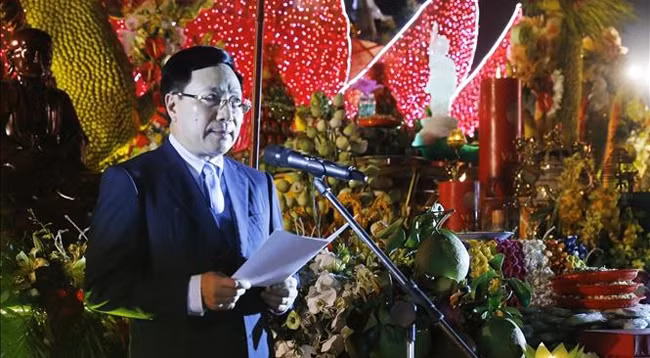 Вице-премьер, Министр иностранных дел Фам Бинь Минь выступает на церемонии. Фото: VNA