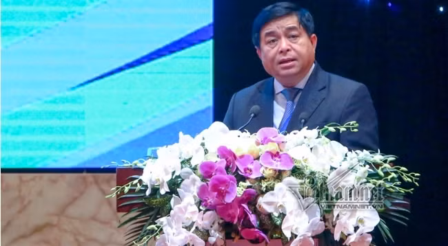 Министр планирования и инвестиций Вьетнама Нгуен Тьи Зунг выступает на форуме. Фото: VNA