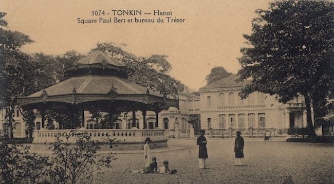 Цветник им. Ли Тхай То. Фото: zingnews.vn