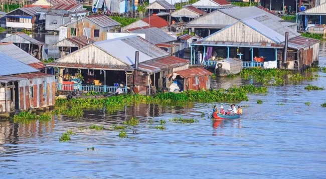 Плавучие дома являются характерной особенностью Западного Вьетнама. 
