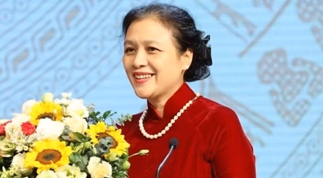 Посол Нгуен Фыонг Нга, Председатель Союза обществ дружбы Вьетнама.