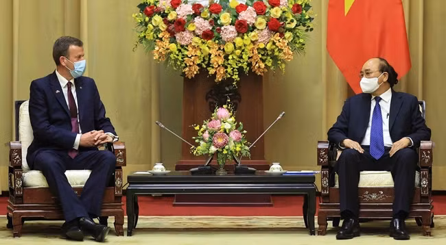 Президент Вьетнама (справа) и Министр торговли, туризма и инвестиций Австралии. Фото: VNA