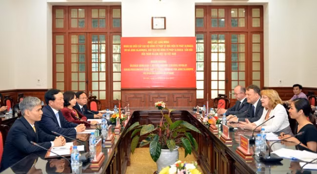 Панорама встречи. Фото: congly.vn 