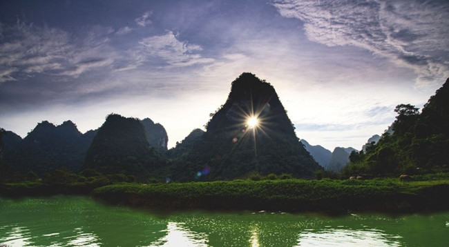 Гора Маттхан расположена в долине деревни Банзань общины Куоктоан уезда Чалинь провинции Каобанг. Фото: cuoituan.tuoitre.vn