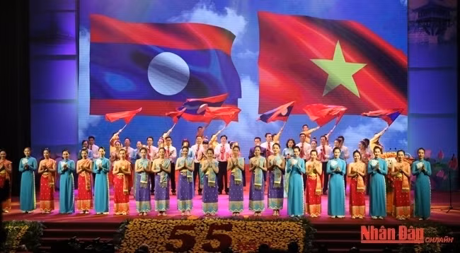 В этом году Лаос отмечает 46-й Национальный праздник. Фото: Нгуен Хоанг