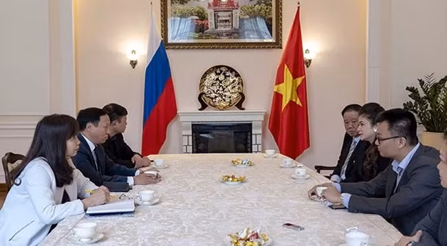 Общий вид встречи.