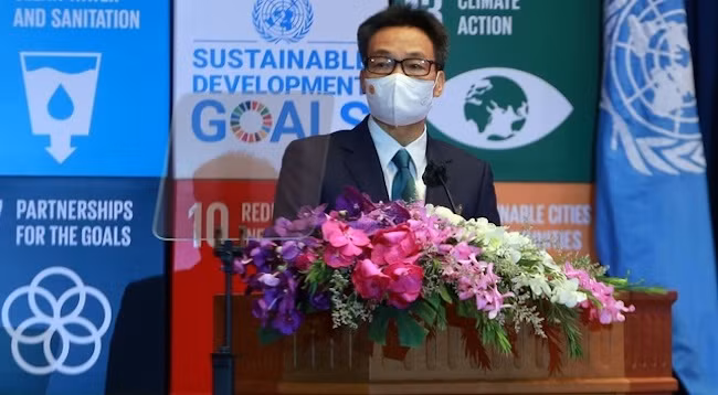 Вице-премьер Ву Дык Дам выступает на круглом столе высокого уровня 78-й ежегодной сессии ЭСКАТО. Фото: VGP 