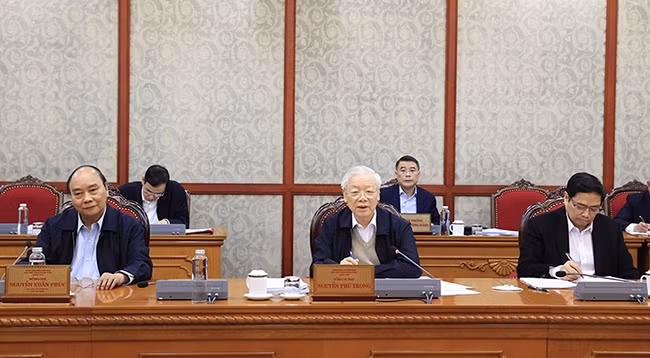 Генеральный секретарь ЦК КПВ Нгуен Фу Чонг выступает на заседании. Фото: VNA