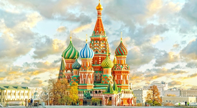 Правительство РФ предоставит учащимся бесплатное обучение по выбранной специальности на весь период получения образования. Фото: trip.com