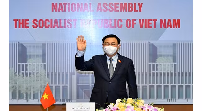 Председатель НС Выонг Динь Хюэ. Фото: Зюи Линь