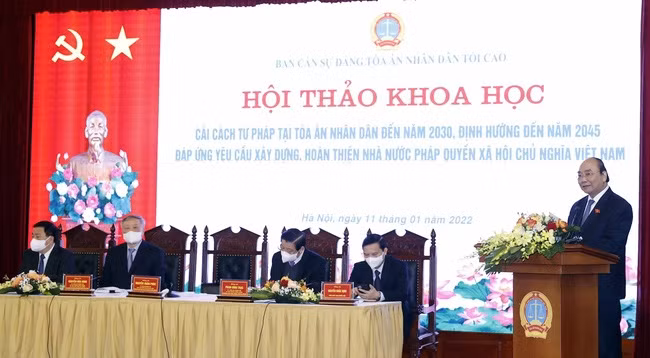 Президент Нгуен Суан Фук выступает на семинаре. Фото: VNA