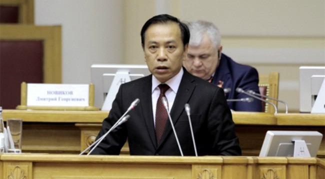 Заместитель заведующего Отделом ЦК КПВ по внешним делам Чан Дак Лой выступает на встрече. Фото: VNA