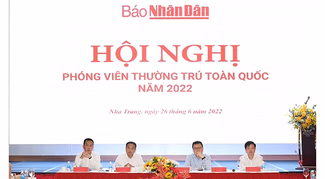 Национальная конференция постоянных корреспондентов газеты «Нянзан» – 2022 проходит в провинции Кханьхоа. Фото: Тхань Дат