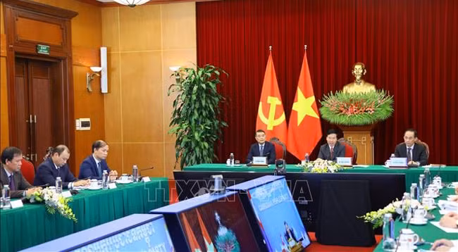 Общий вид онлайн-переговоров с вьетнамской стороны. Фото: VNA