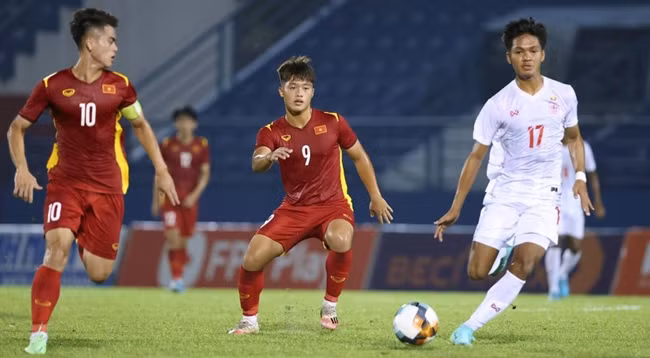 Сборная U19 Вьетнама временно лидирует в группе после этой победы. Фото: Федерация футбола Вьетнама