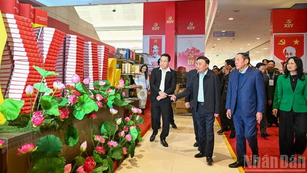 [Фото] Постоянный член Секретариата Чан Кам Ту председательствовал на репетиции XIV съезда КПВ