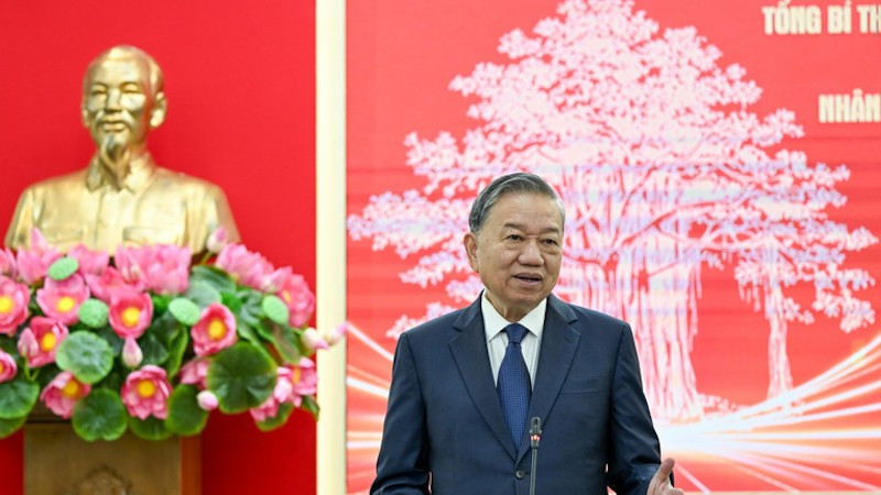 Генеральный секретарь ЦК КПВ То Лам выступает на встрече. Фото: Зюи Линь